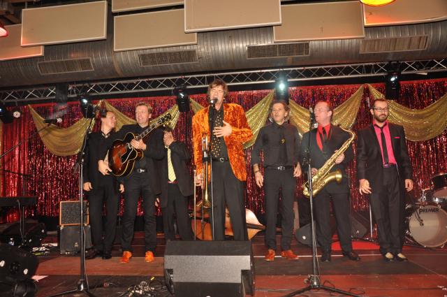 min 2010 11 13 fous swing 383